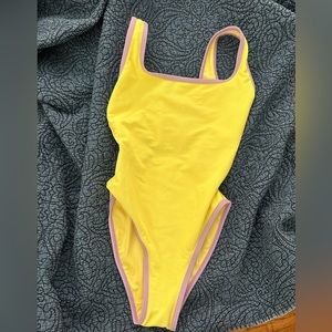 LainSnow one piece lemon/lilac tubing size S